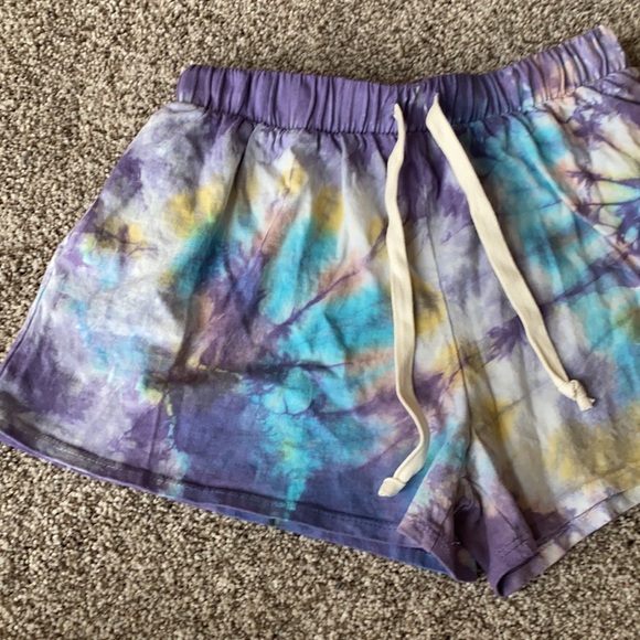 ASHBURY COTTON POCKETED TIE DYE SHORTS - Picture 3 of 6